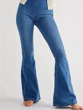 Free People/We The Free Penny Pull On Flare jeans size 26